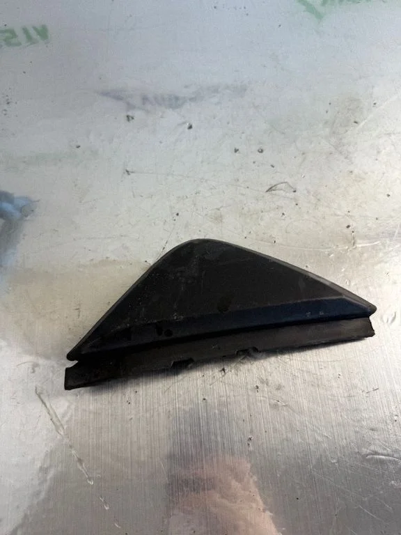 Fender end trim 93868864