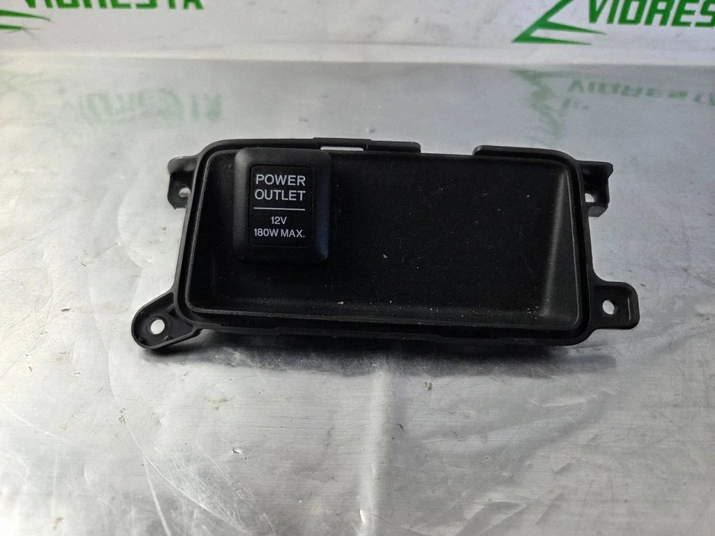 12 V Socket (front) – Honda CR-V (2013-2016)