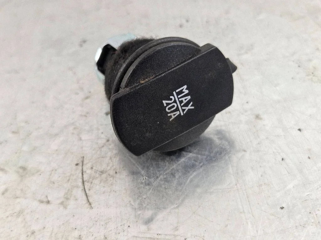 12 V Socket (front) – Opel Combo E (2018-)