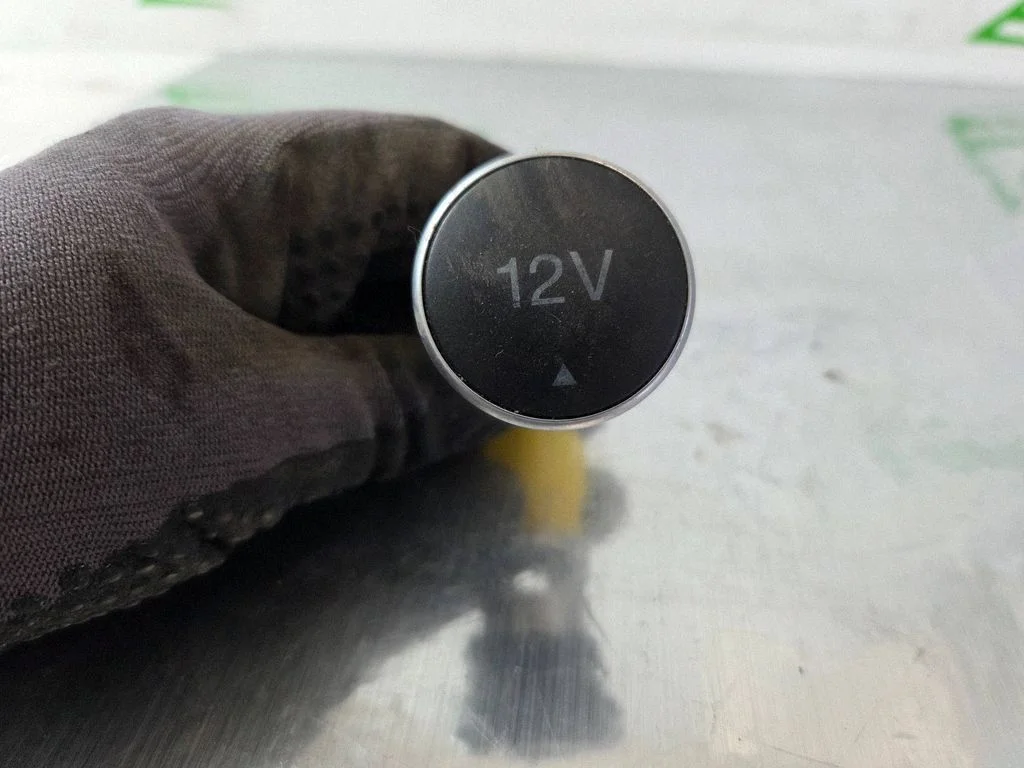 12 V Socket (front) – Ford Transit Custom (2013-2023)
