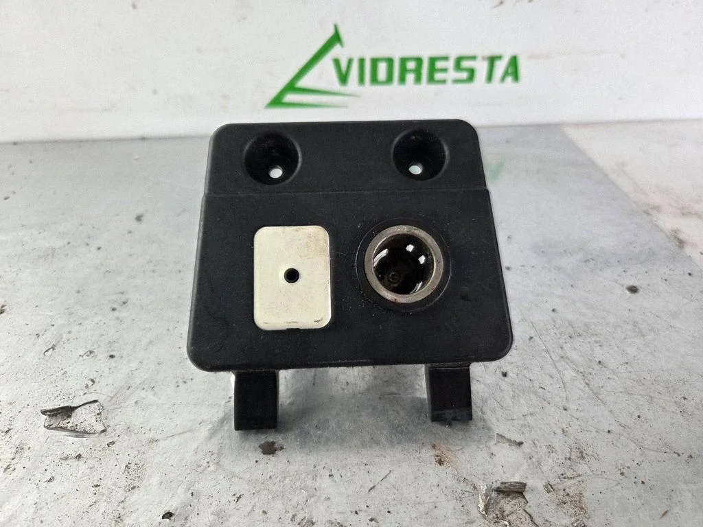 12 V Socket (front) – Opel Antara (2006-2016)