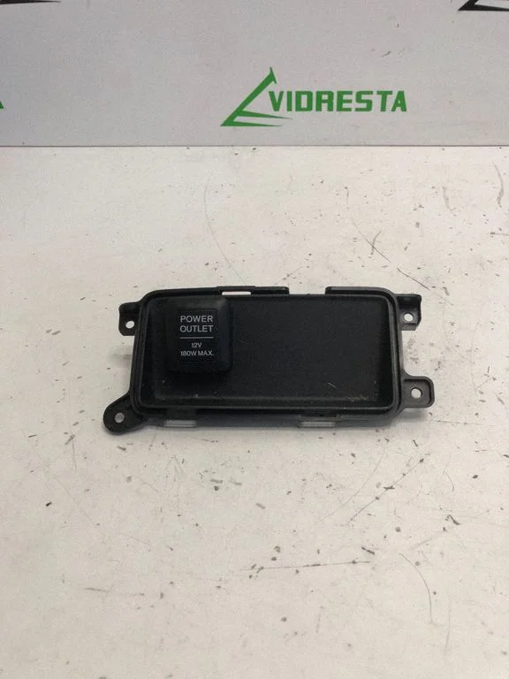 12 V Socket (front) – Honda CR-V (2013-2016)