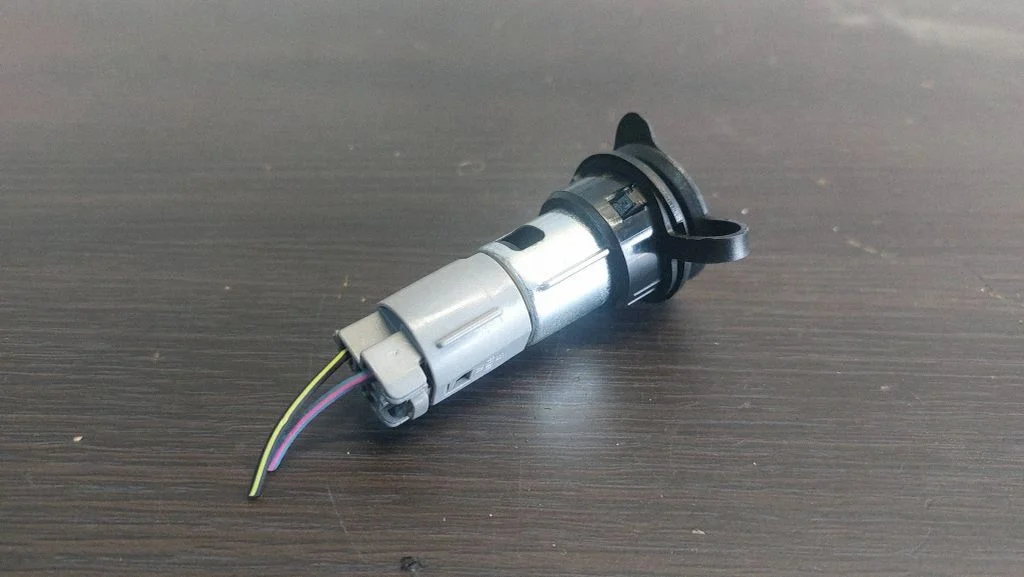 12 V Socket (front) – Chrysler Grand Voyager V (2007-2015)