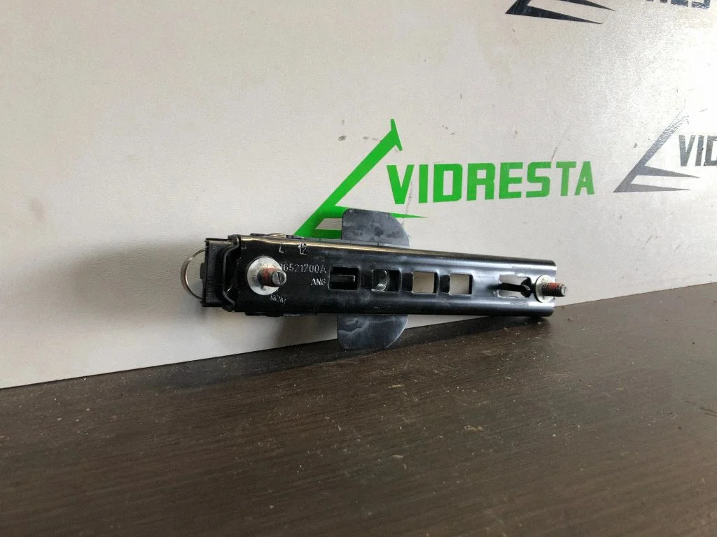 Turvavöö reguleerimise siin – Volvo V60 (2011-2013)