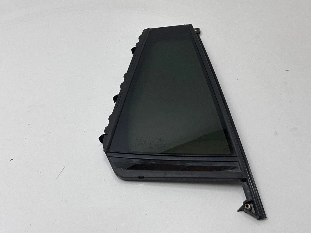 Rear vent window glass 741005613