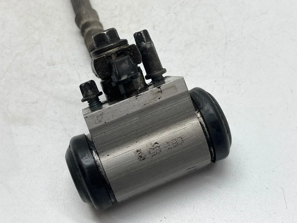 Master brake cylinder 1742219103