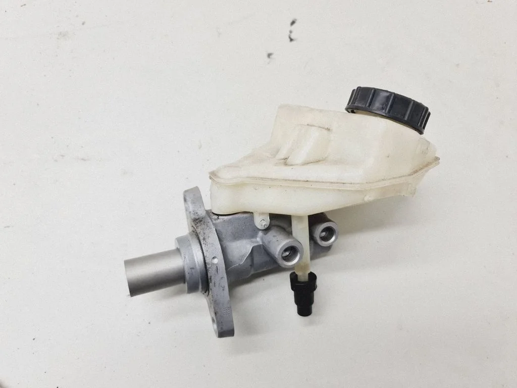 Master brake cylinder 03350885571