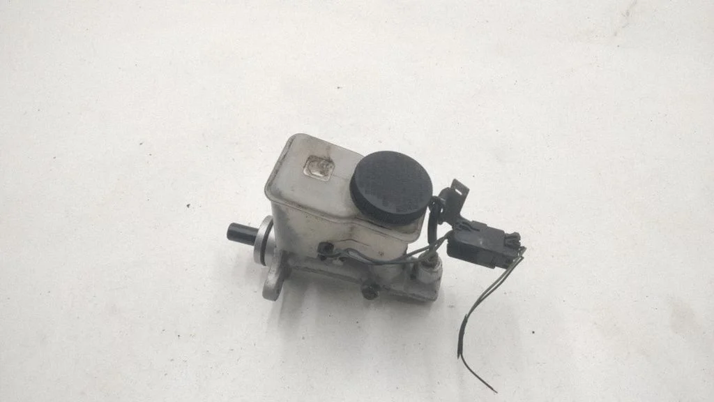 Master brake cylinder GA5T4340Z