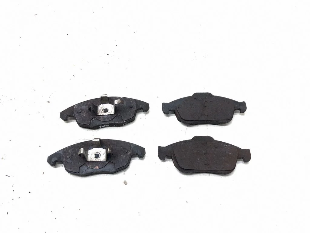Brake pads (front)