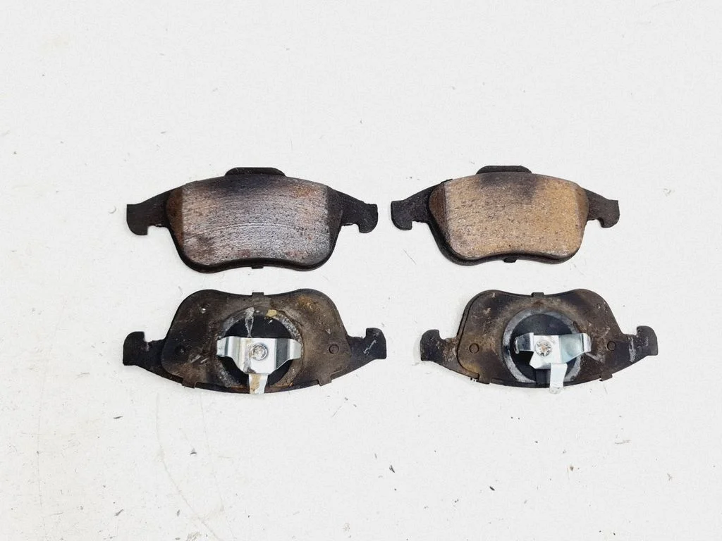 Brake pads (front)