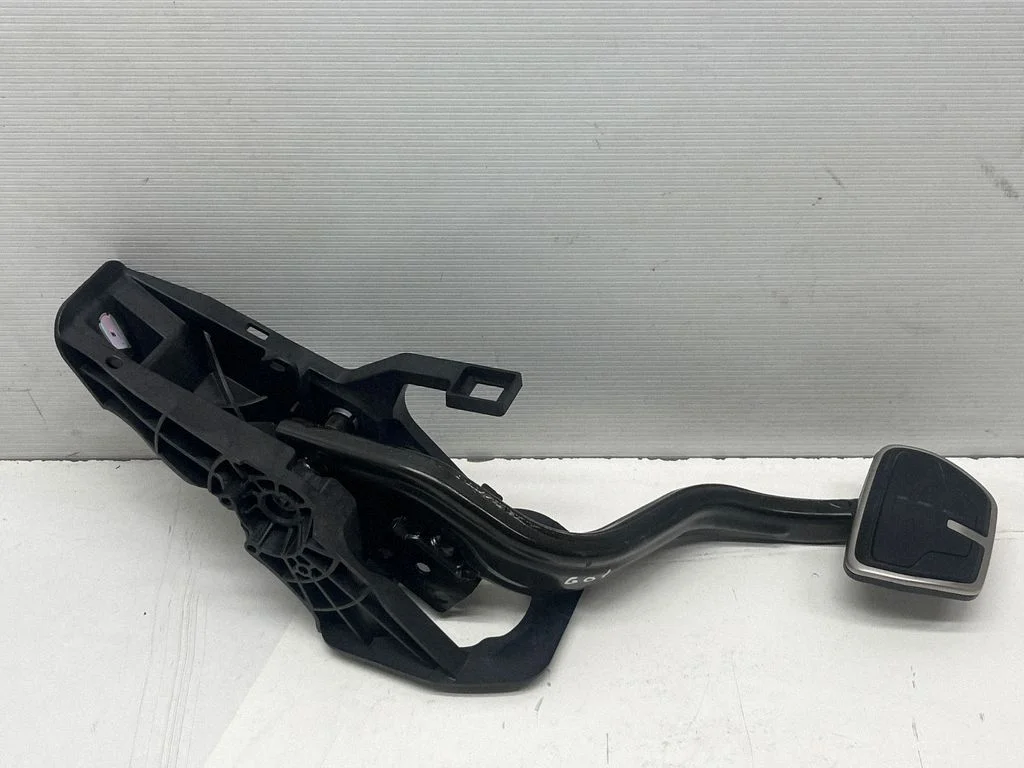 Brake pedal 17504M018P22