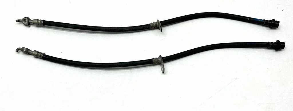 Brake line pipe/hose – front