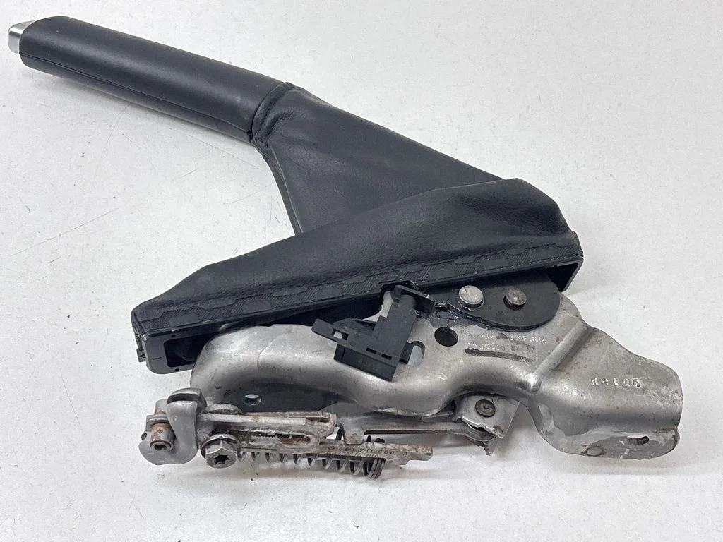 Handbrake/parking brake lever assembly 561711303