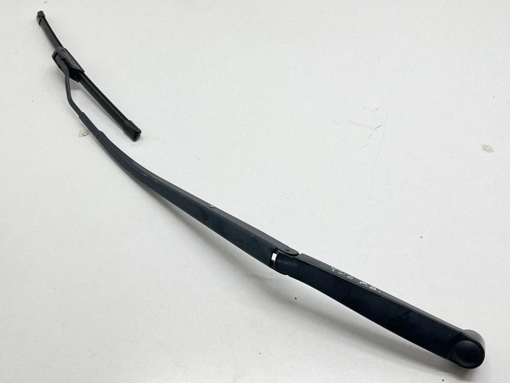 Windshield/front glass wiper blade LPA2566