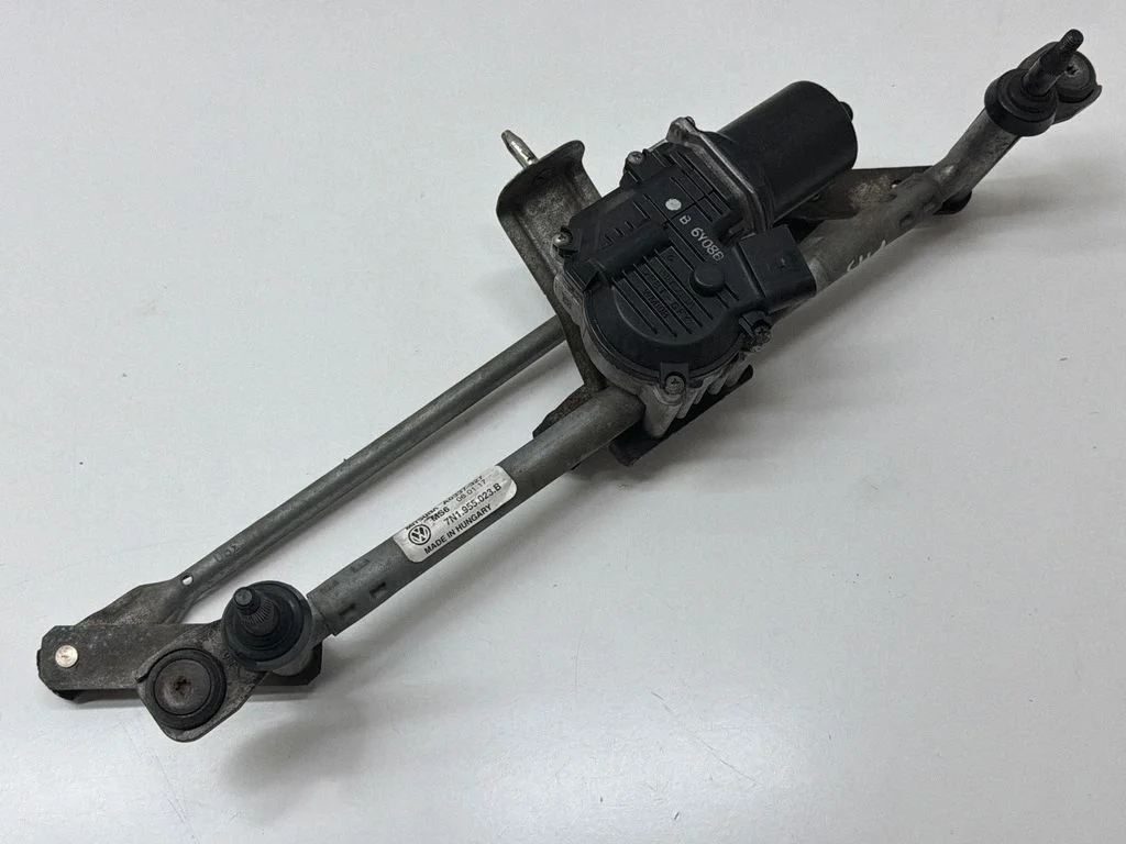 Front wiper linkage and motor 7N1955023B