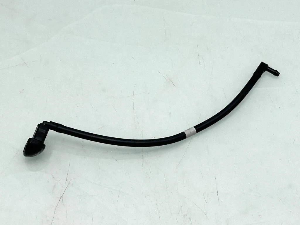 Rear window washer spray nozzle – Toyota Yaris Cross (2020-)