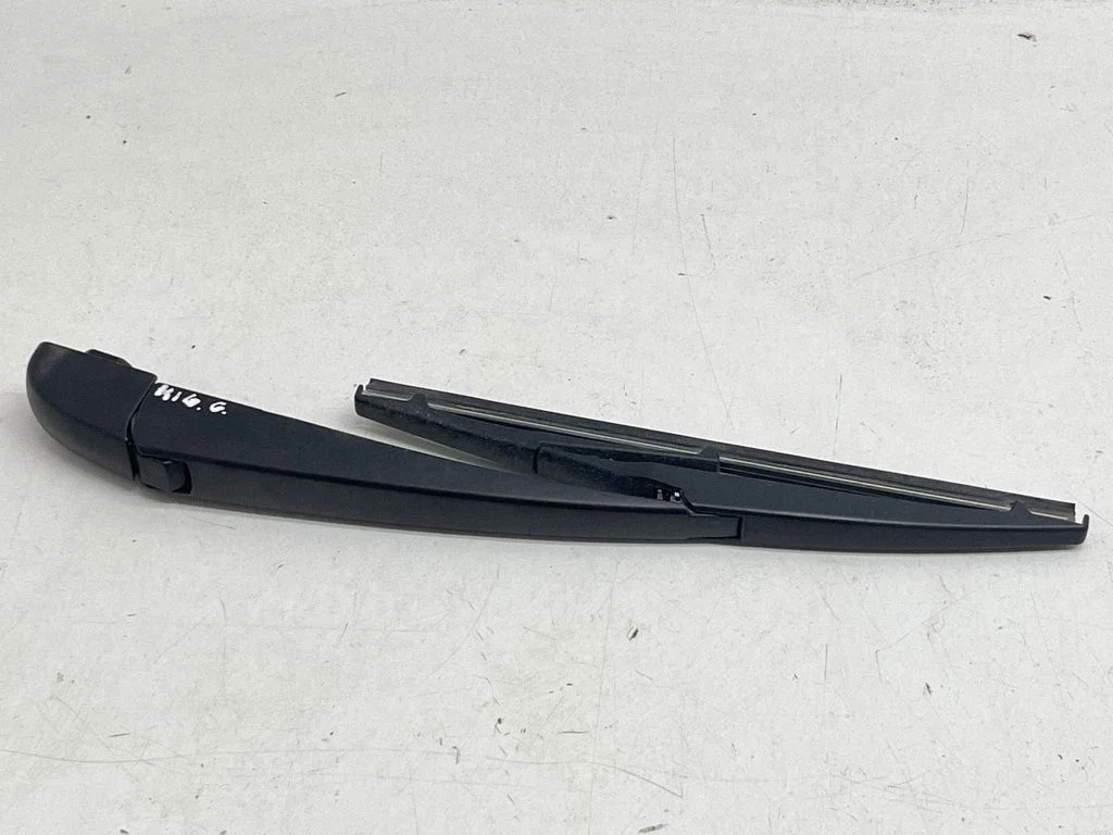 Rear wiper blade