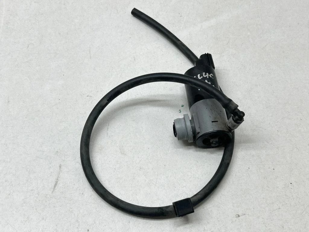 Headlight washer pump 31693156