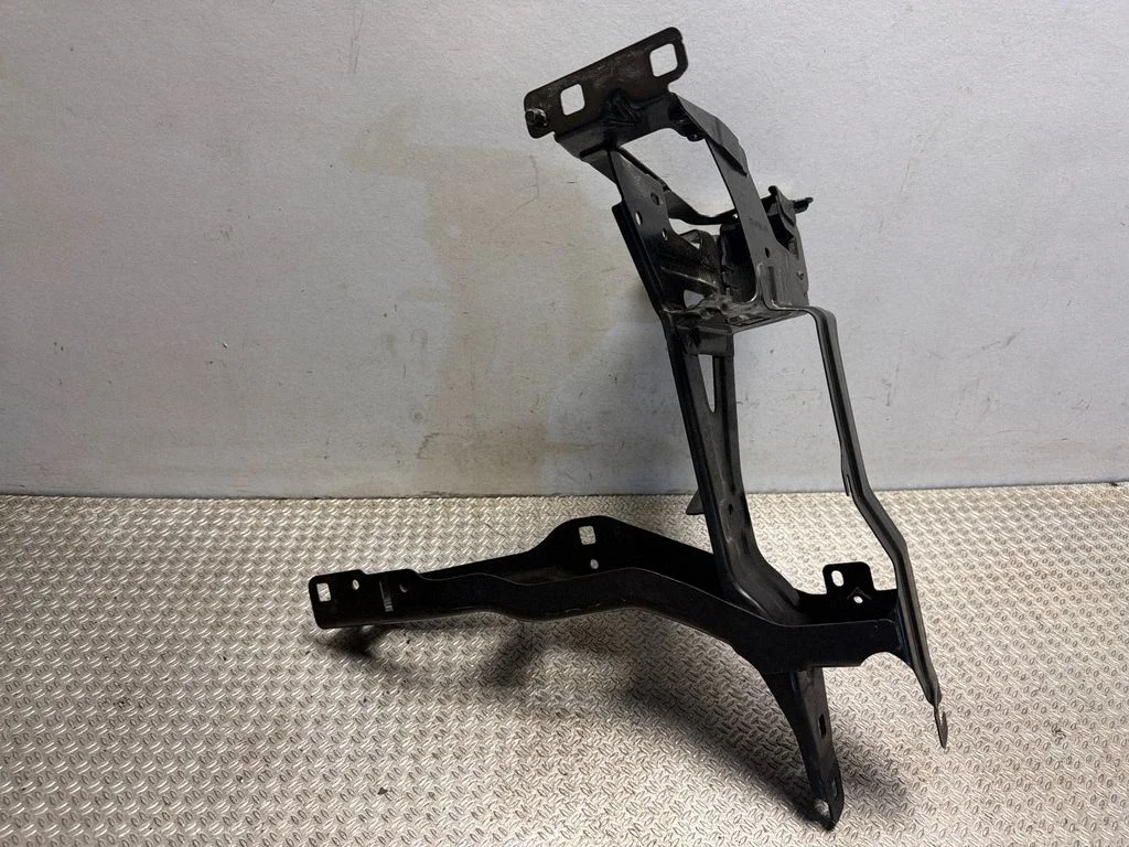 Headlight/headlamp mounting bracket 7400113