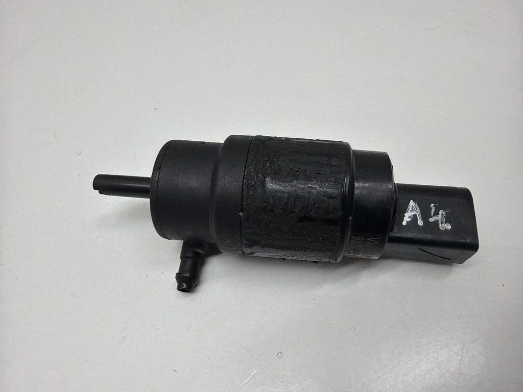 Klaasipesuvedeliku pump (klaaside) 8K5955647