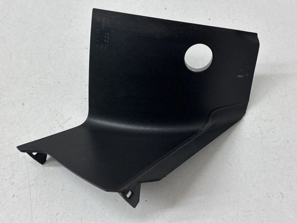 Rear/tail light trim molding – Porsche Cayenne (9Y0 9Y3) (2018-)