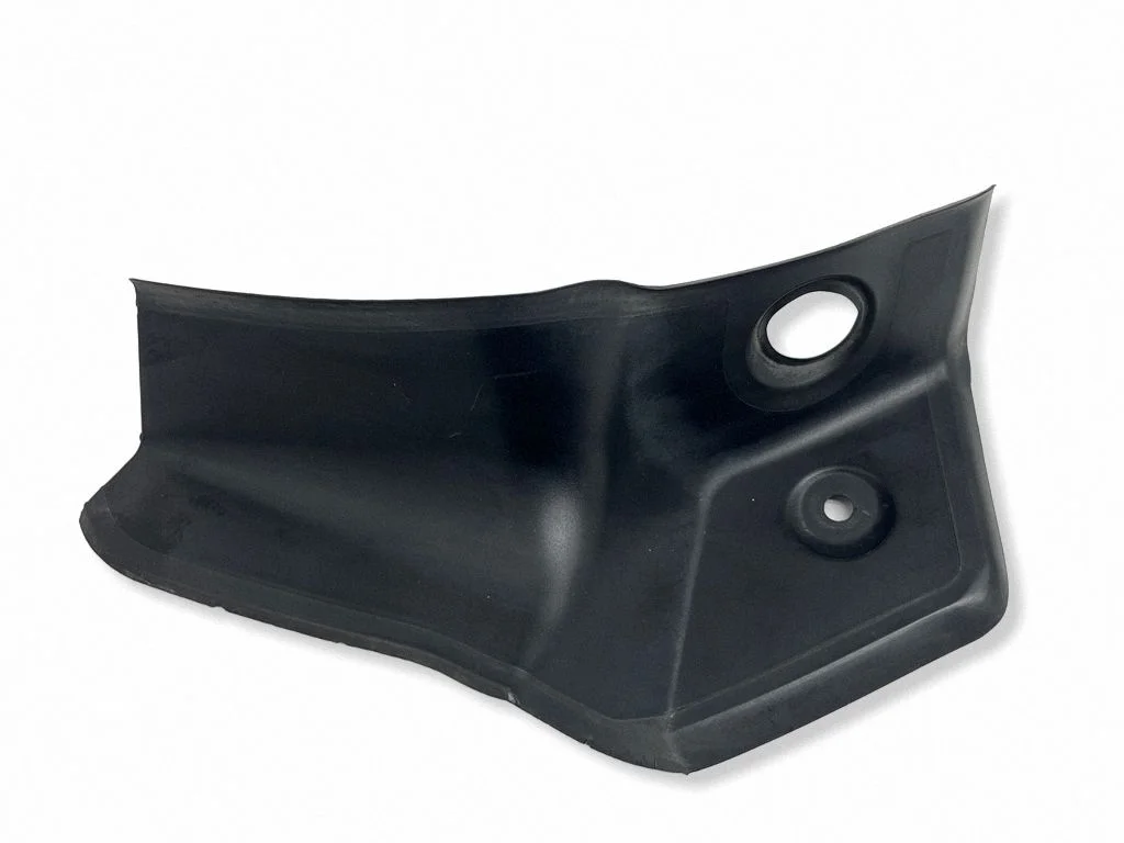 Rear/tail light trim molding 03578090