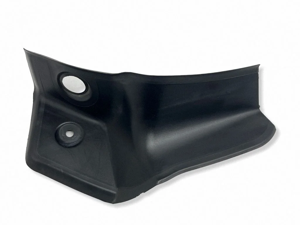 Rear/tail light trim molding 7350721