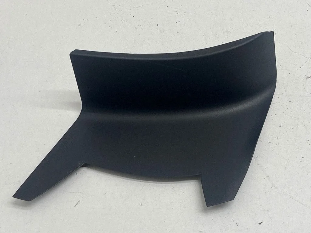 Rear/tail light trim molding 95B945312C