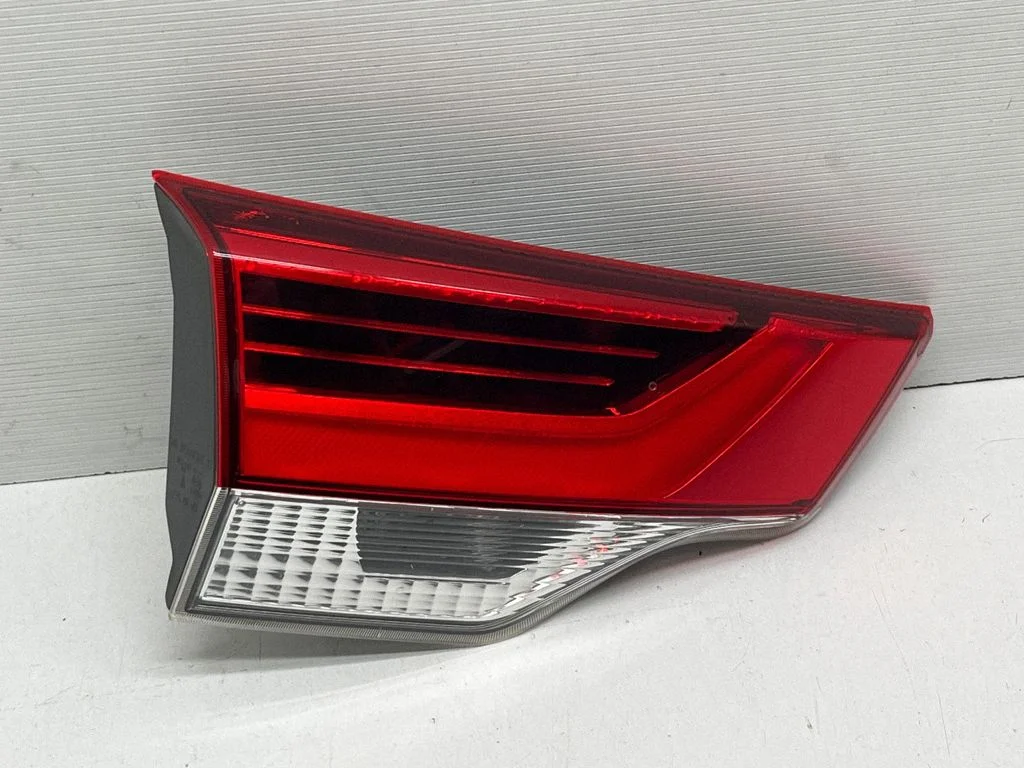 Tailgate rear/tail lights E1324694 – Toyota Highlander XU50 (2013-2019)