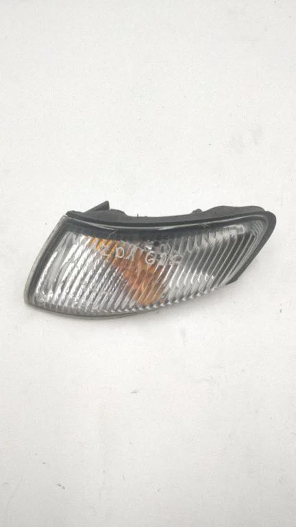 Front indicator light – front left