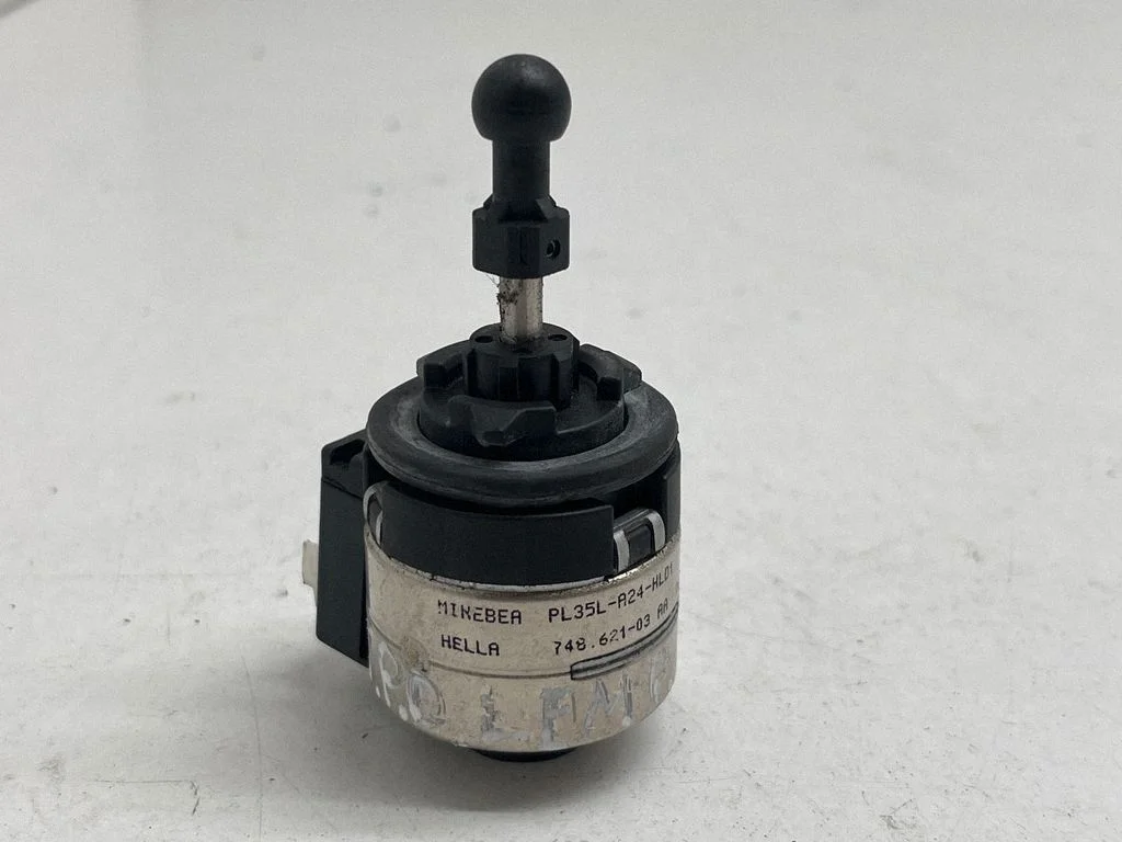 Headlight level adjustment motor 74862103AA