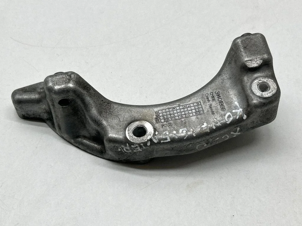 A/C compressor mount bracket 31401869