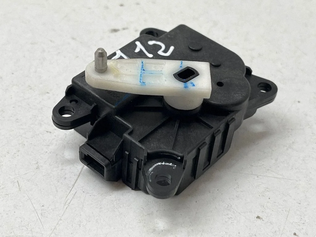 A/C air flow flap actuator/motor – Nissan Qashqai J12 (2021-)
