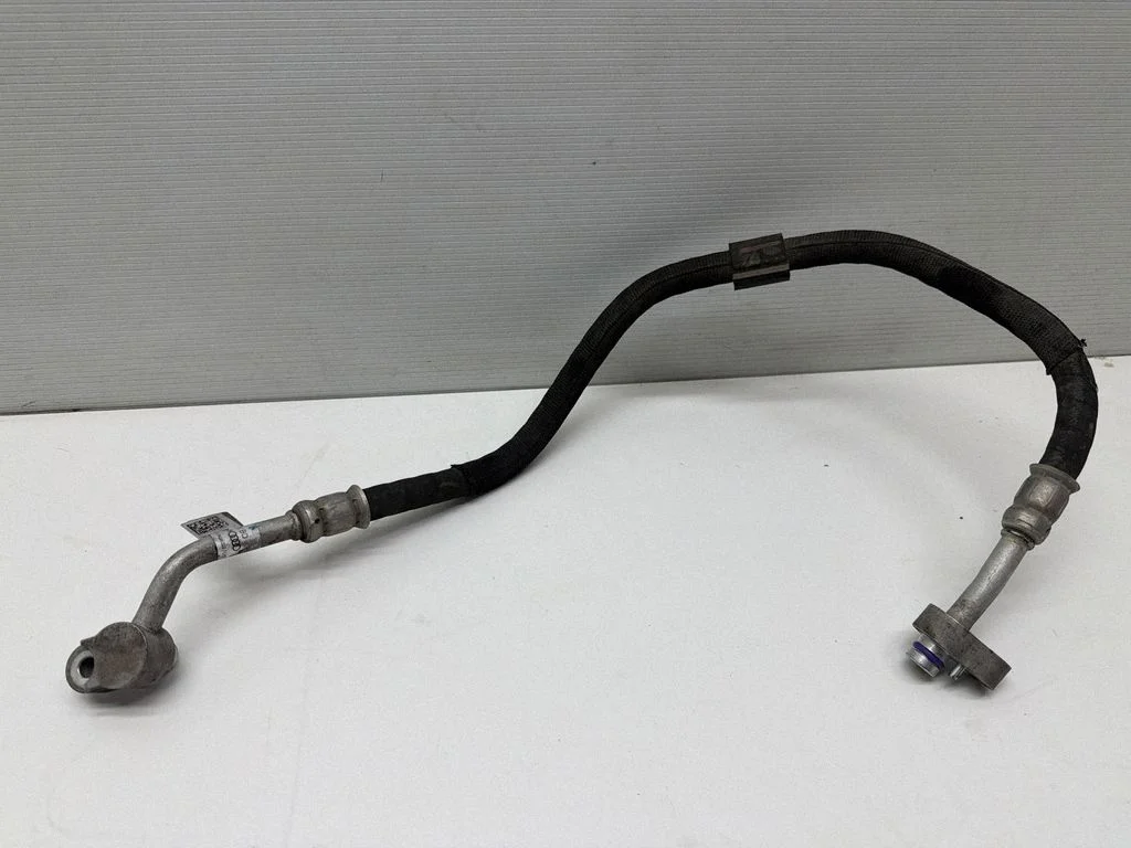 Kliimaseadme toru / voolik 8W0816721BD