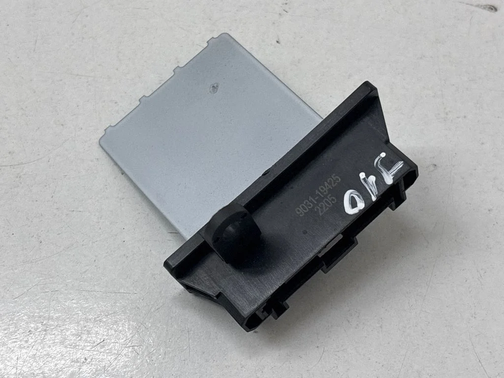 Rezystor dmuchawy 27150ey00a