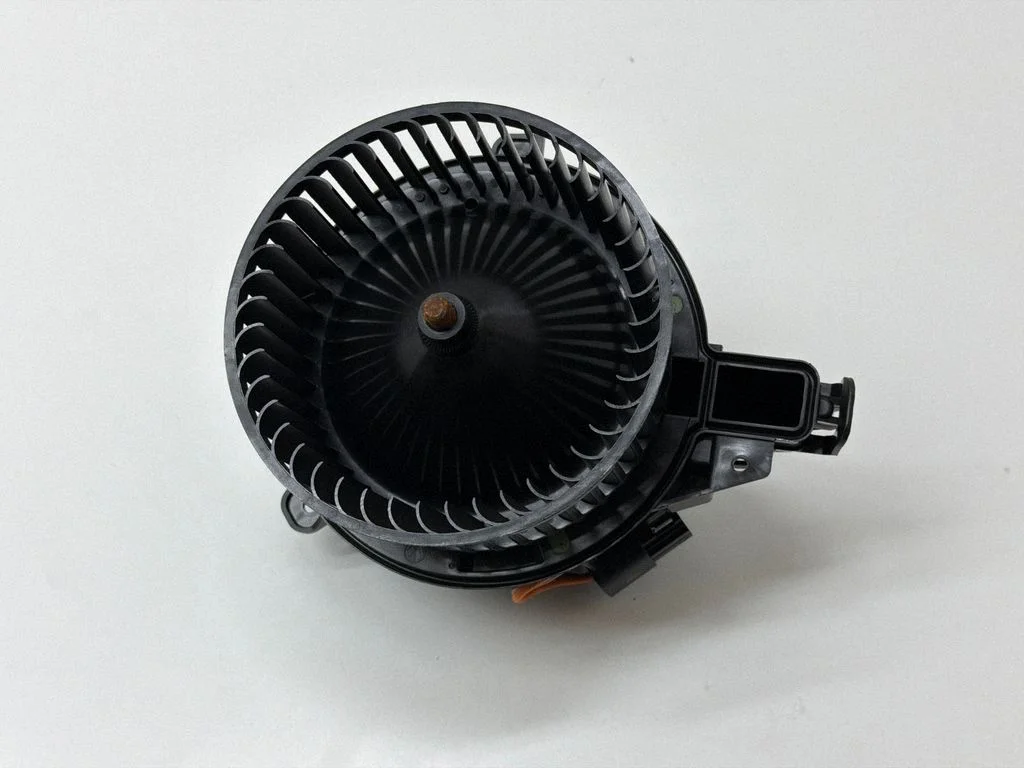 Salongipuhur 035808S