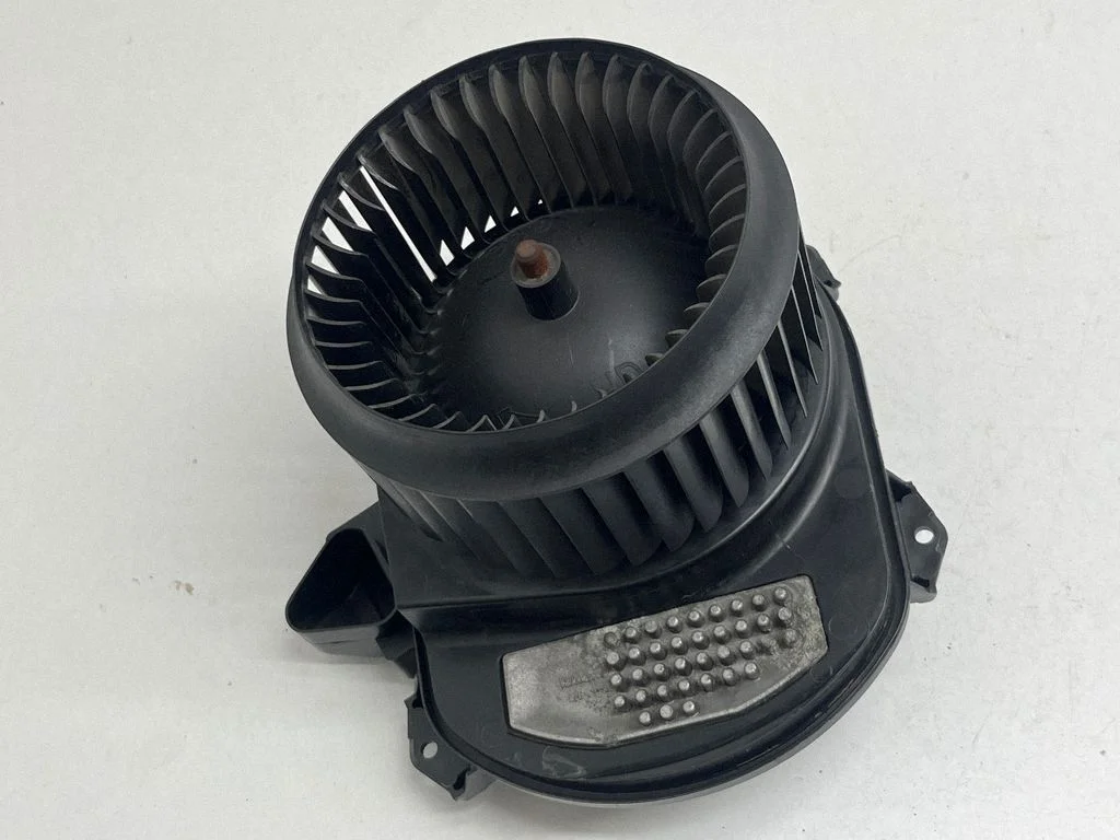 Krāsniņas ventilators/pūtējs – Mercedes-Benz CLA klase C117 X117 W117 (2013-2019)