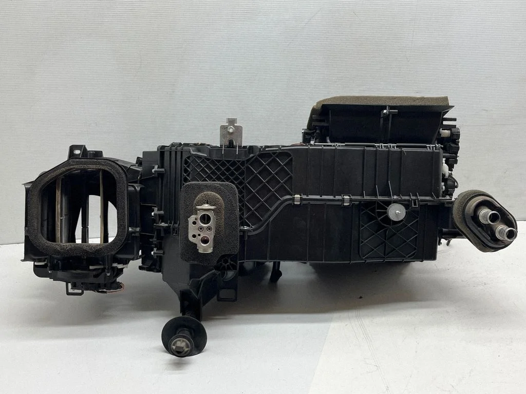 Interior heater climate box assembly 7P5820005BC