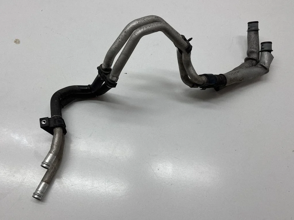 Mootori jahutusvedeliku toru / voolik 97057272101