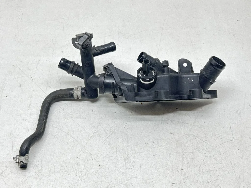 Thermostat/thermostat housing 110606217R