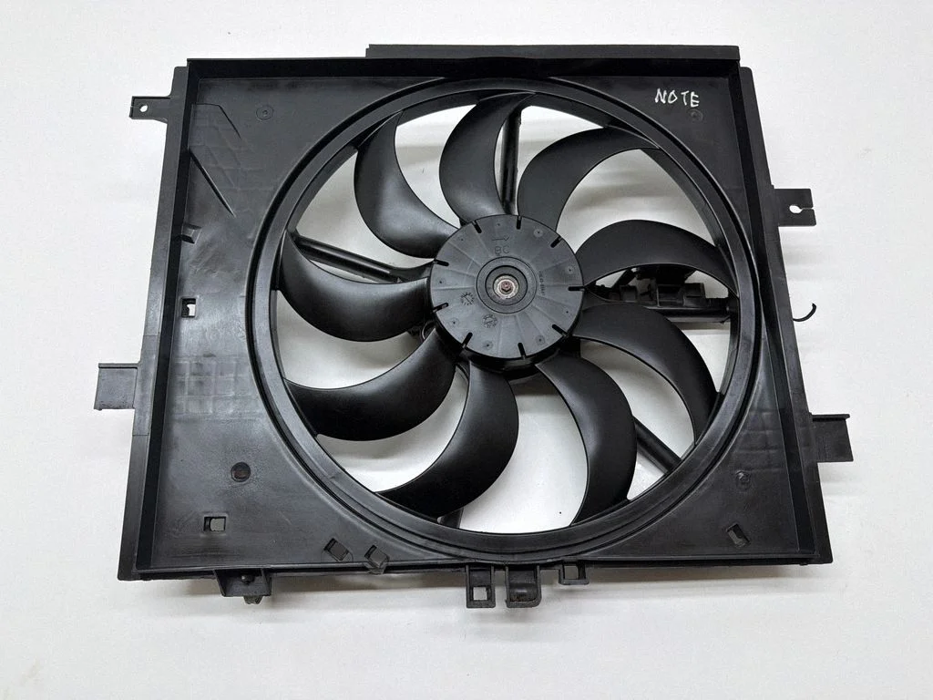 Radiaatori ventilaatori difuusor 214033VB8A – Nissan Note (E12) (2014-2016)
