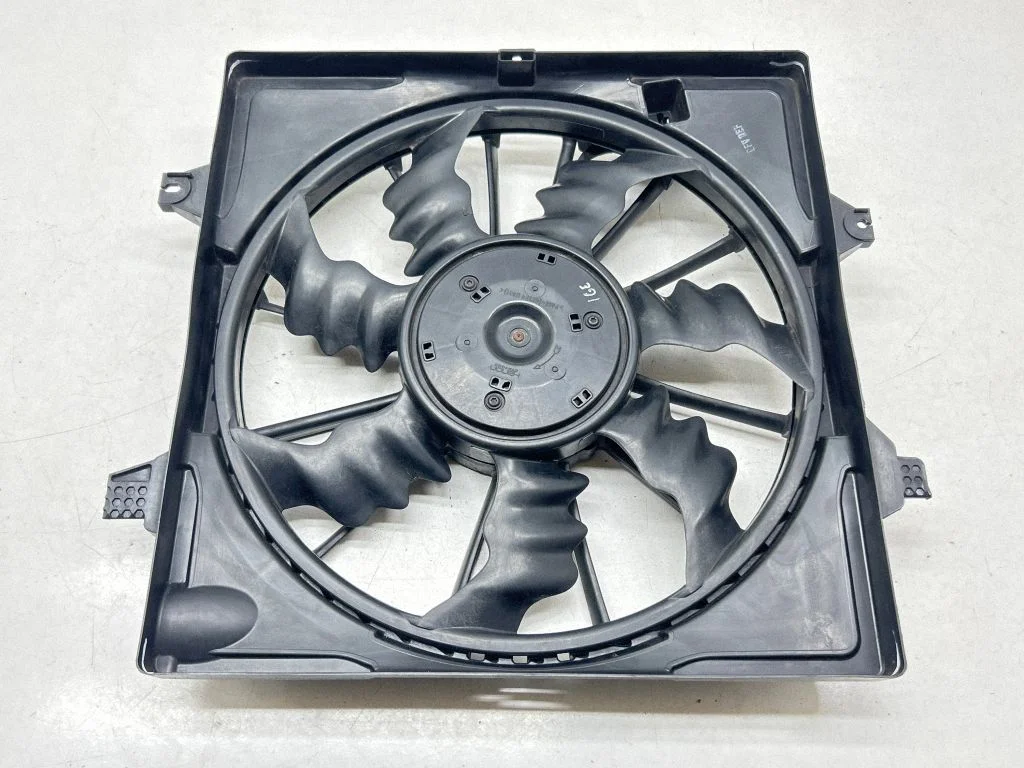 Radiator cooling fan shroud 25304CZ200