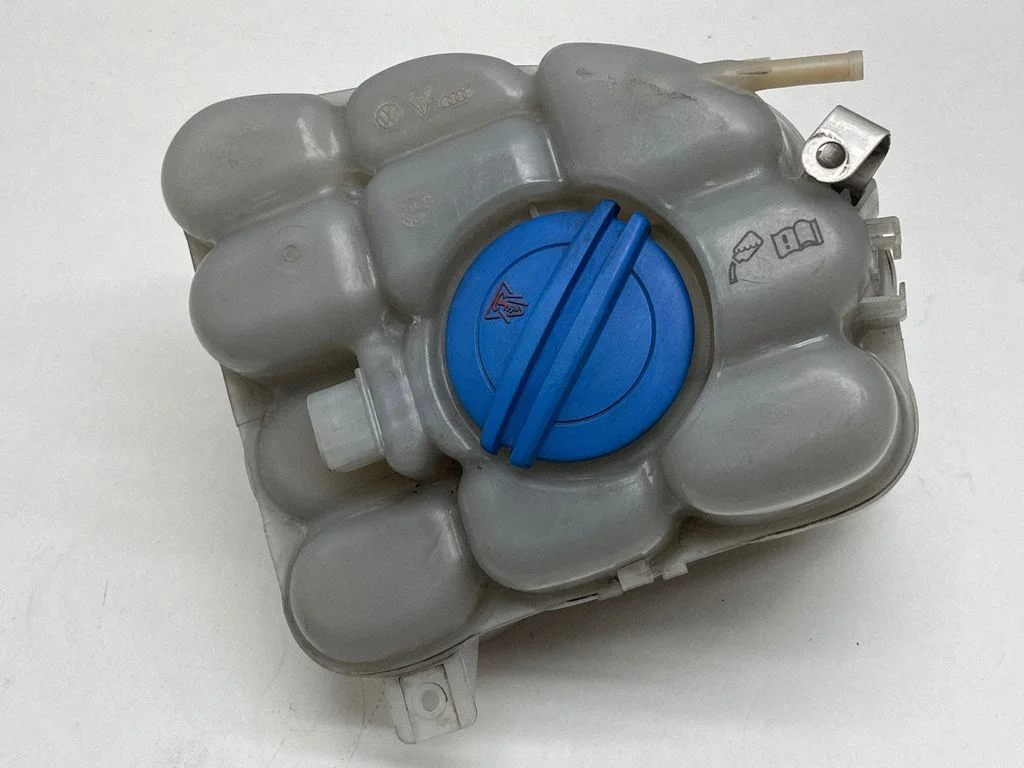 Coolant expansion tank/reservoir 7P0121407B