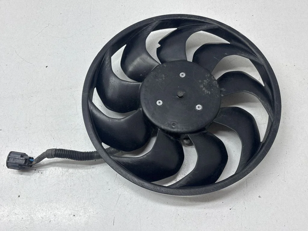 Elektriline radiaatori jahutusventilaator – Tesla Model Y (2020-)