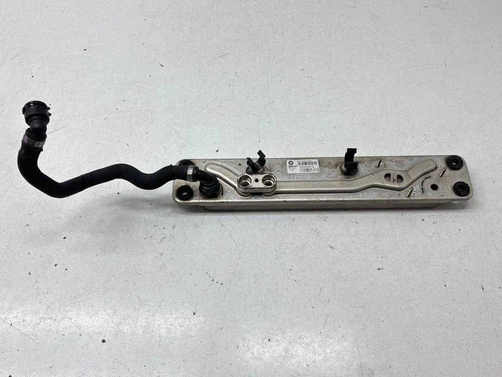 Engine oil radiator 7647315