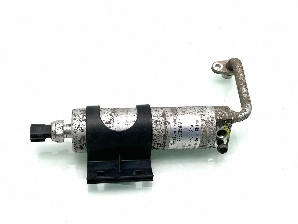 Air conditioning (A/C) air dryer 988735MA