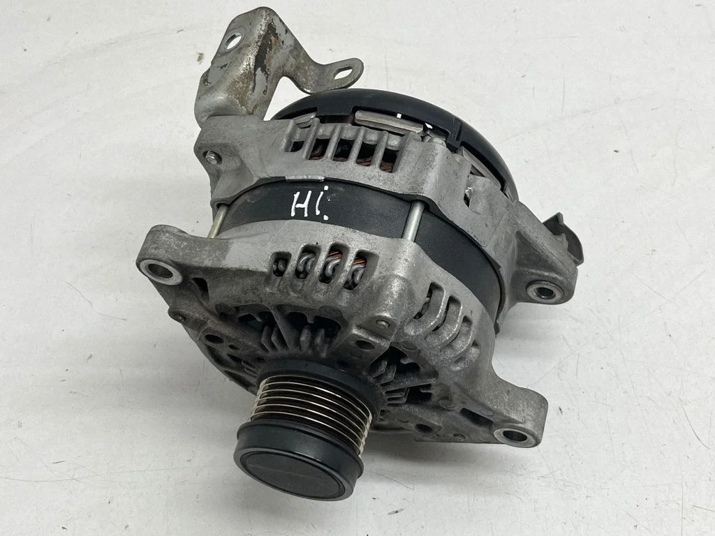 Alternator 270600P420