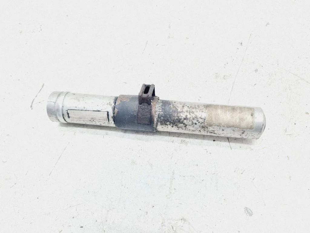 Air conditioning (A/C) air dryer 92100AY601