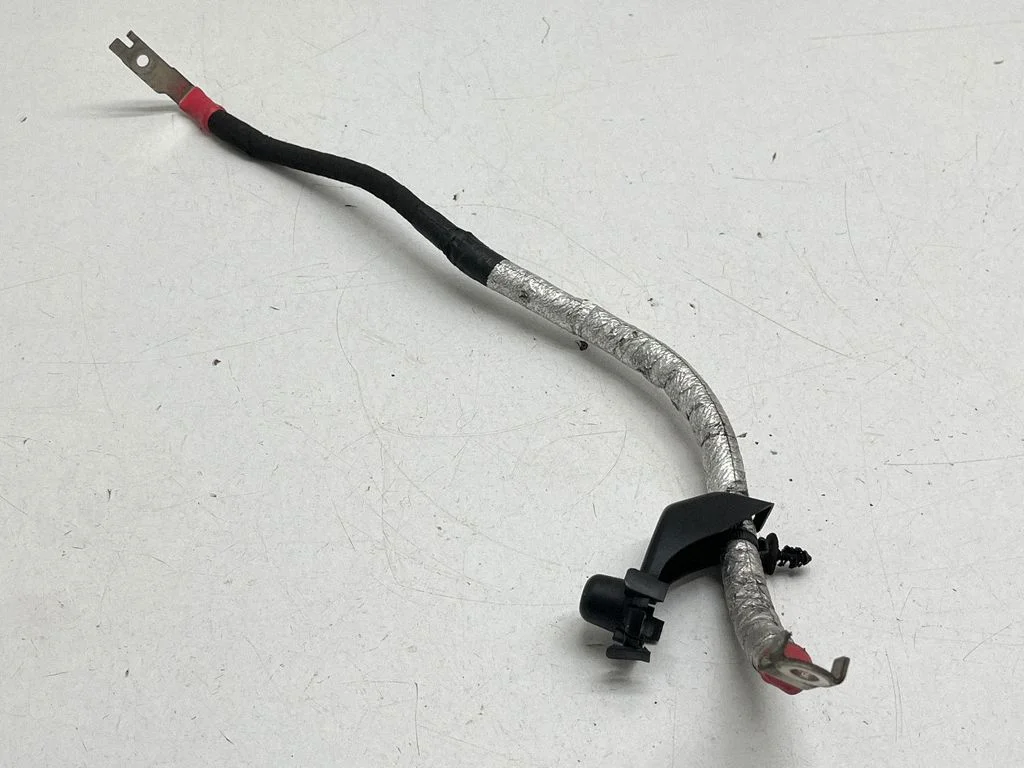 Wires (generator/alternator) – front