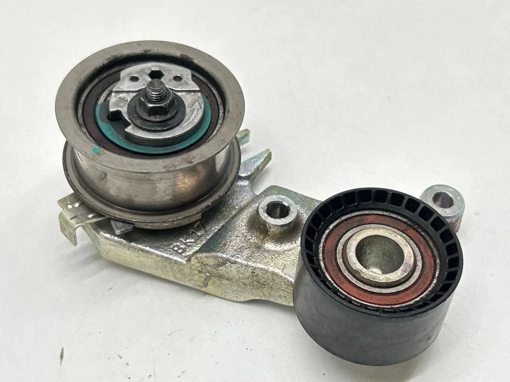 Generator/alternator belt tensioner 31401396
